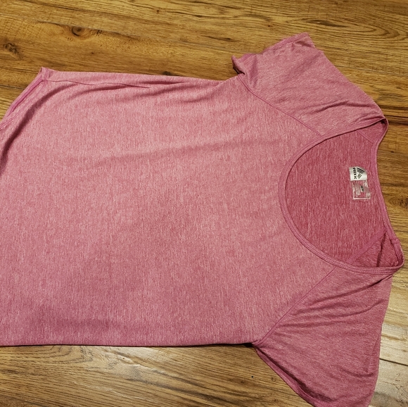 Adidas and Reebok bundle Medium 3/$10❤ - Picture 5 of 8